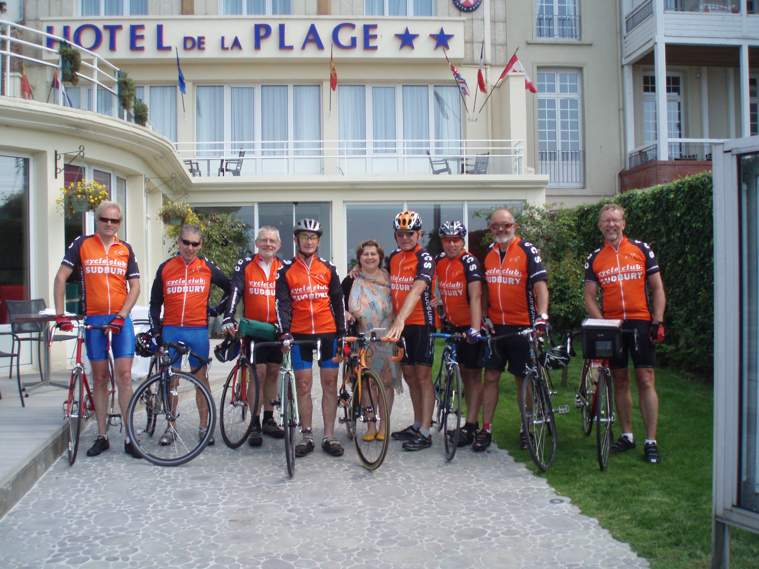 Team CCS, with Isabelle of Hotel de la Plage; she rode the 20k ride.